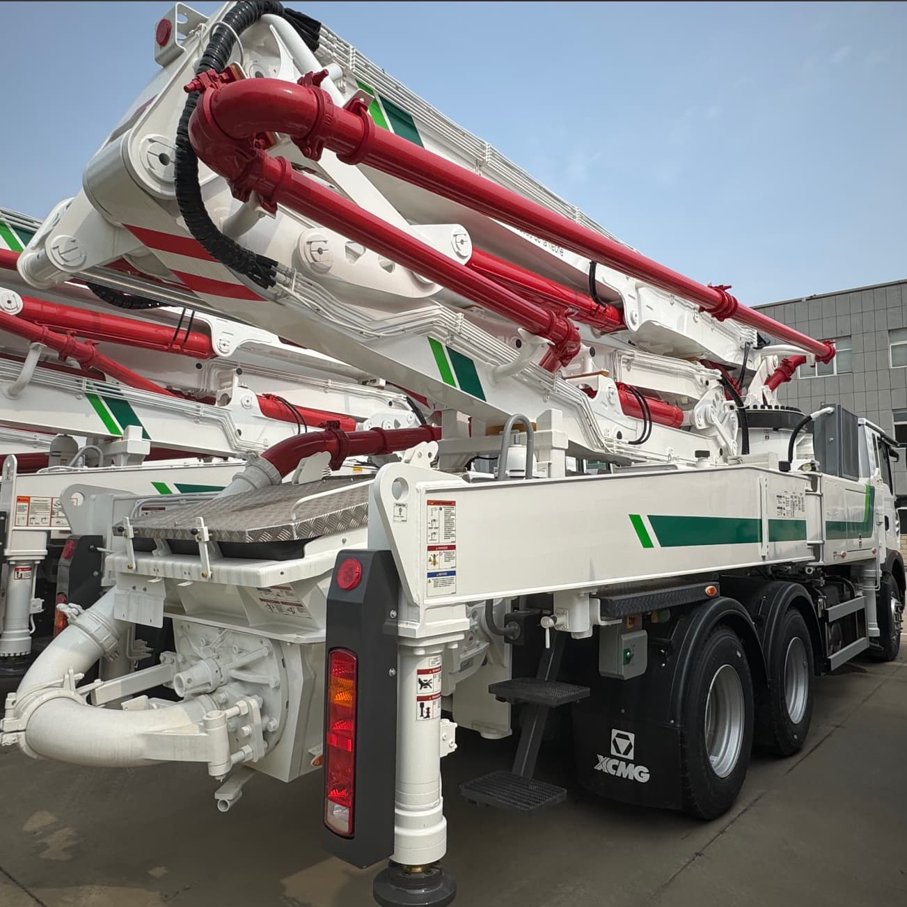 HOWO TX 37m 42m XCMG Mixer Pump Truck in Algeria