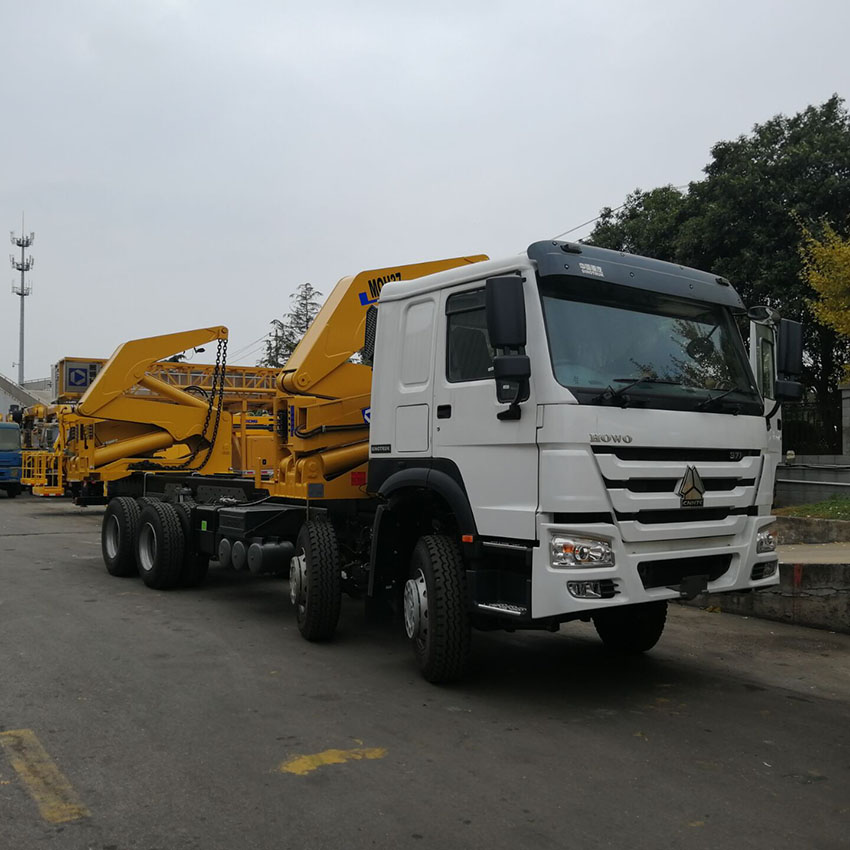 SINOTRUK HOWO 8X4 Side Lift Crane Truck for 20GP 6