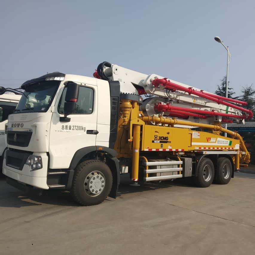 SINOTRUK 37m 42m Mounted Concrete Mixer Boom Pump Truck