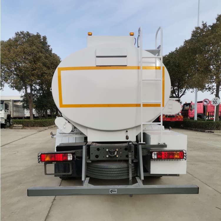 HOWO 4X2 12000 Liters Fuel Tank Transport Truck