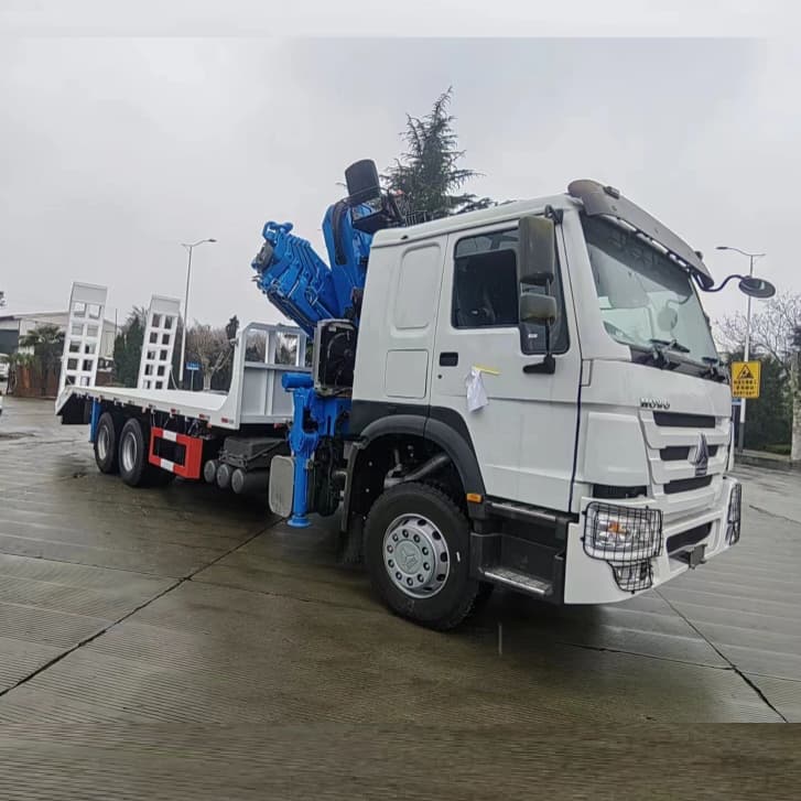 HOWO 6X4 8T Folded Crane Flatbed Truck with hydraulic ladder