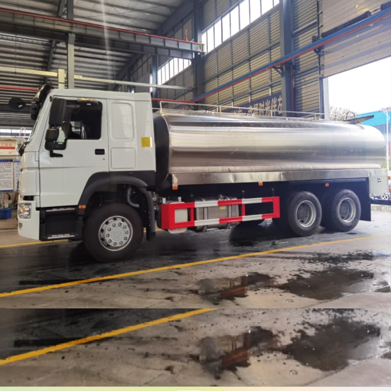 New HOWO 380HP 20000 Liters 20CBM Milk Stainless Steel Tank Truck