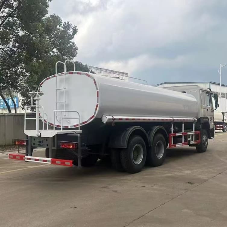 SINOTRUK HOWO 6X4 20CBM 20000 Liters Water Sprinkling Truck