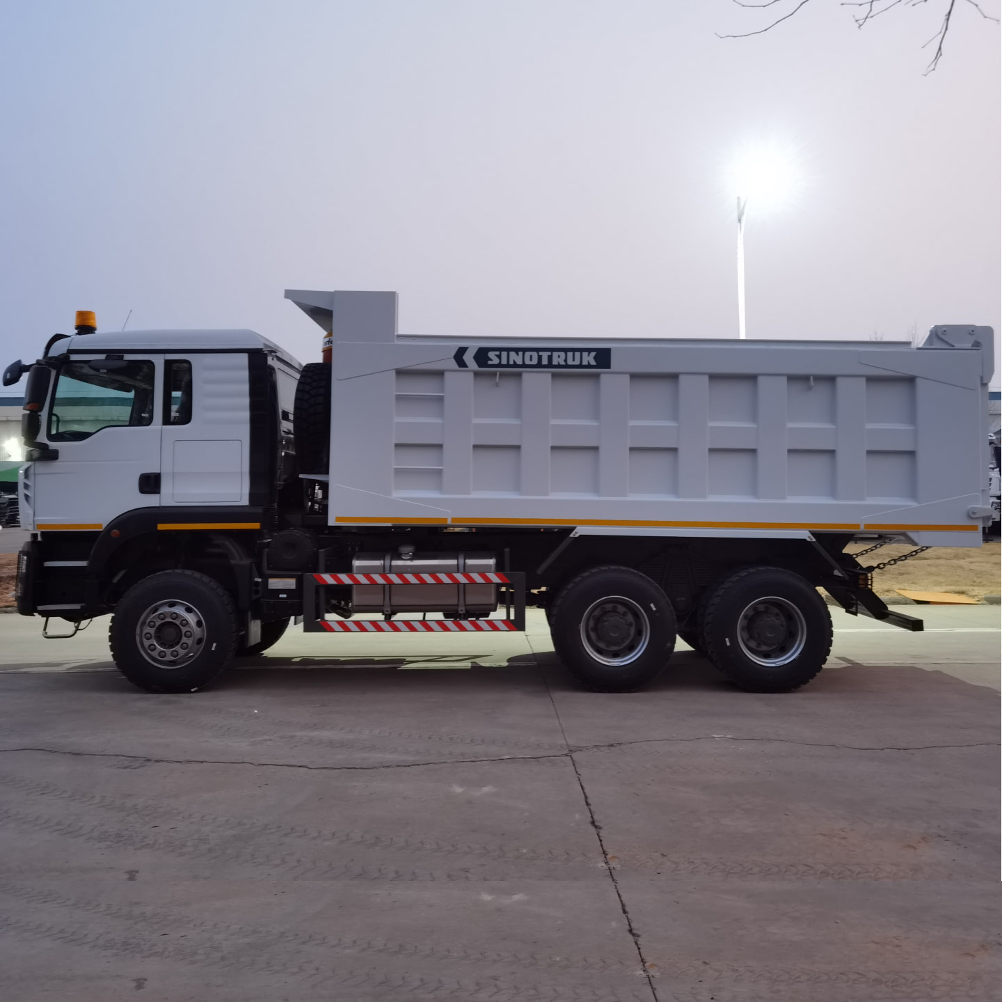 HOWO TX 6X4 371HP Dump Truck