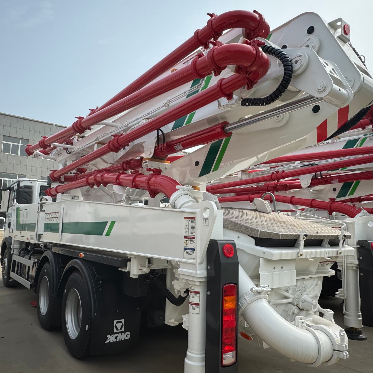HOWO TX 37m 42m XCMG Mixer Pump Truck in Algeria