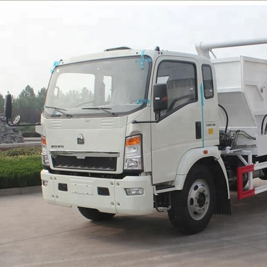 SINOTRUK HOWO 4X2 5CBM Swing Arm Garbage Truck 6