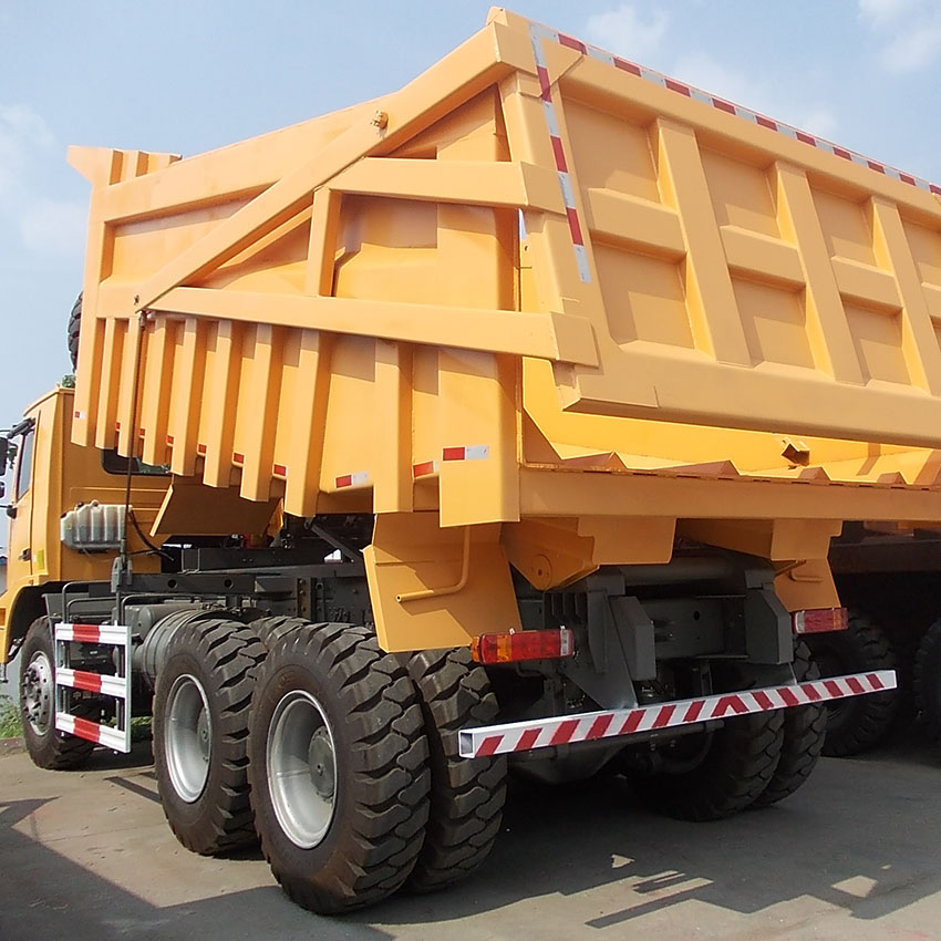 SINOTRUK HOWO 6X4 90T Mining Dump Truck 2