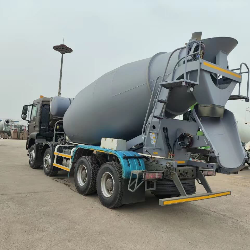 SITRAK 8X4 12 CBM Concrete Mixer Truck 4