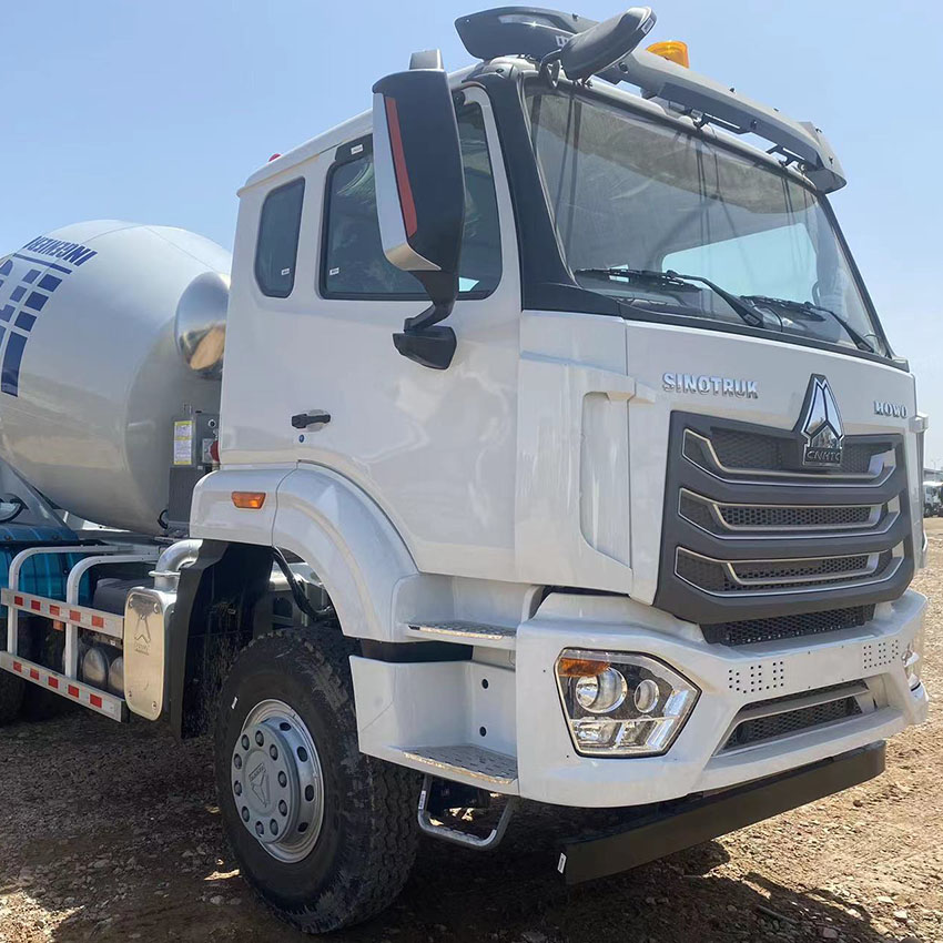 SINOTRUK HOWO NX 6X4 10CBM Concrete Mixer Truck 4