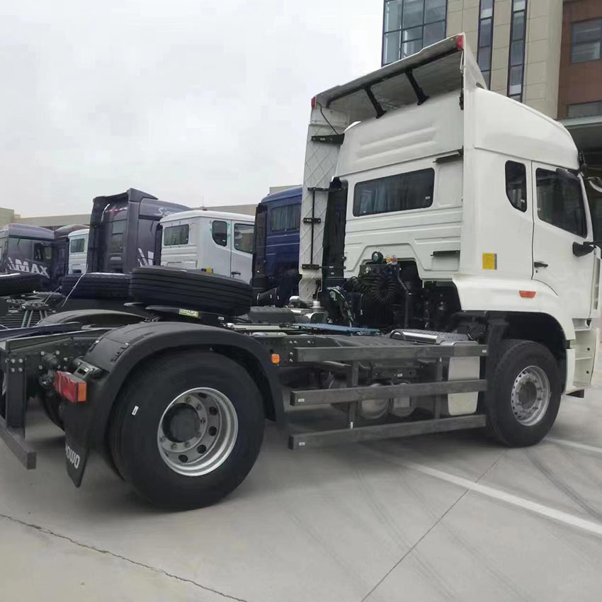 SINOTRUK HOWO NX 4X2 Tractor Truck for Saudi Arabia