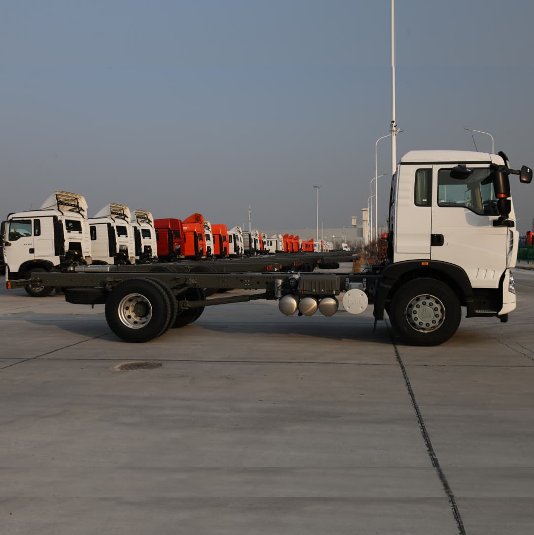 HOWO TX 4X2 13T Man Engine 6200mm Wheelbase Cargo Chassis Truck