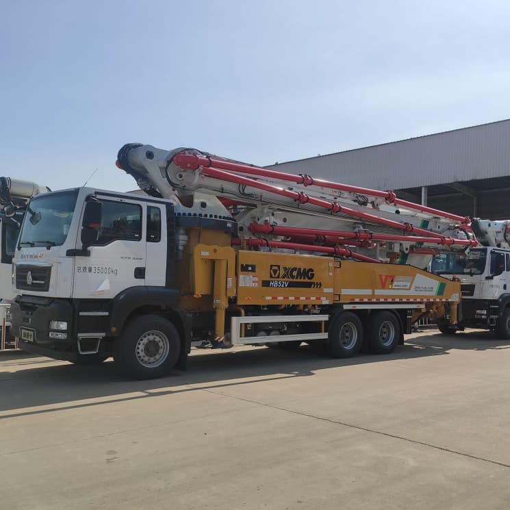 SINOTRUK 37m 42m Mounted Concrete Mixer Boom Pump Truck