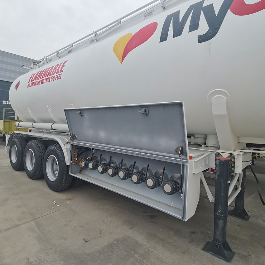 3 Axles 42000 Liters Carbon Steel Fuel Tank Trailer