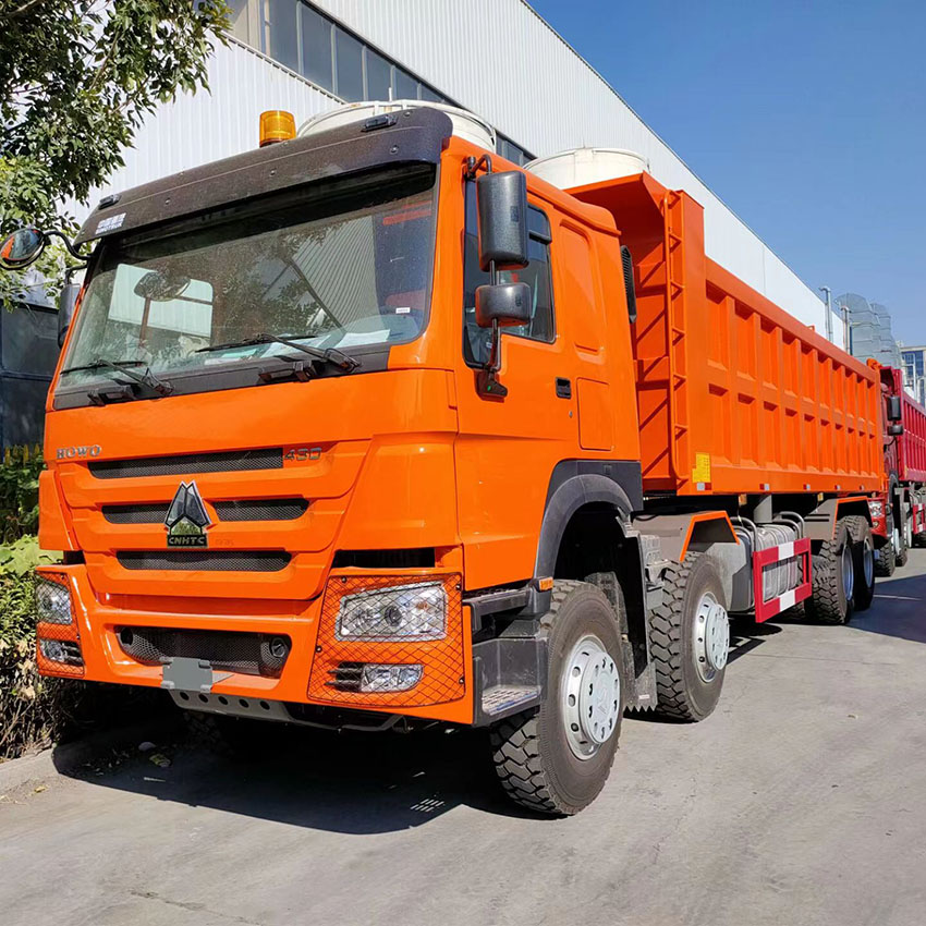 SINOTRUK HOWO 400hp 8X4 Dump Truck 4