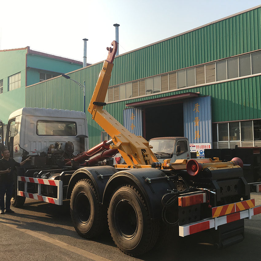 SINOTRUK HOWO 6X4 Hook Lift Garbage Truck