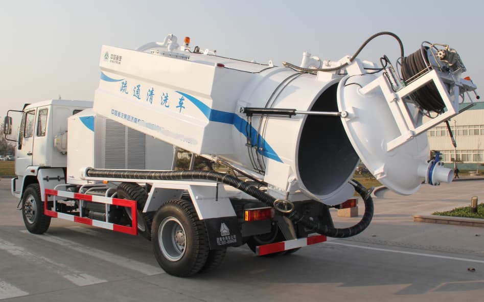 vucuum cleaning truck (2)