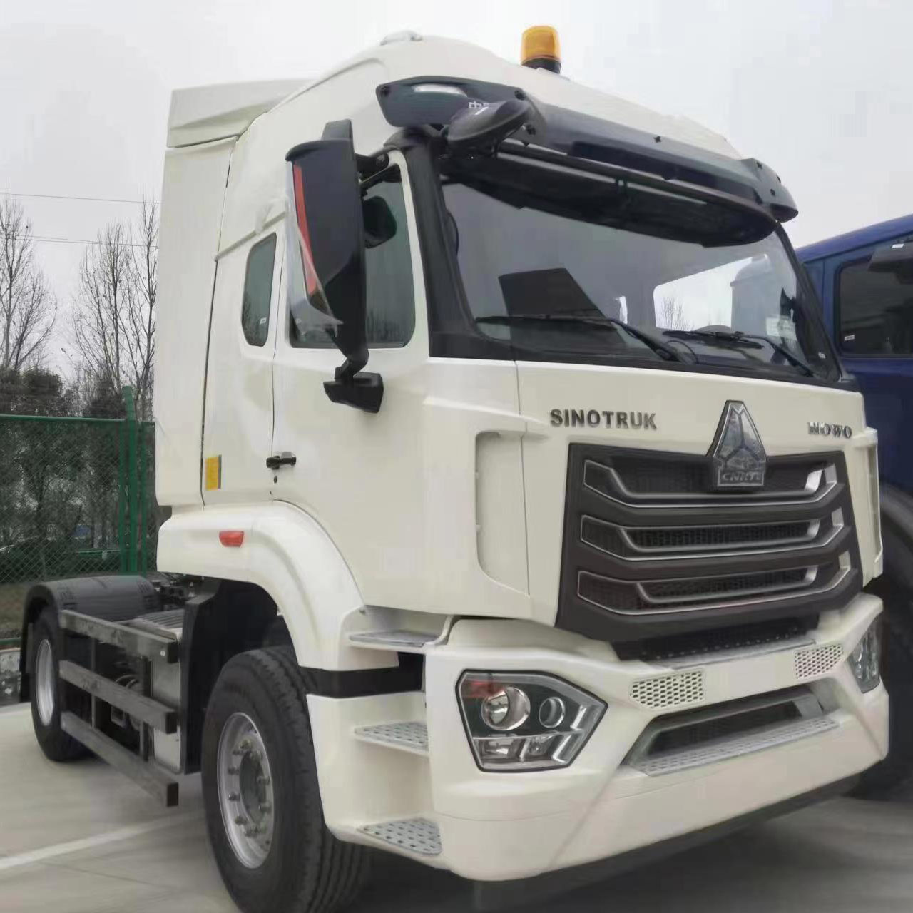 SINOTRUK HOWO NX 4X2 Tractor Truck for Saudi Arabia 3