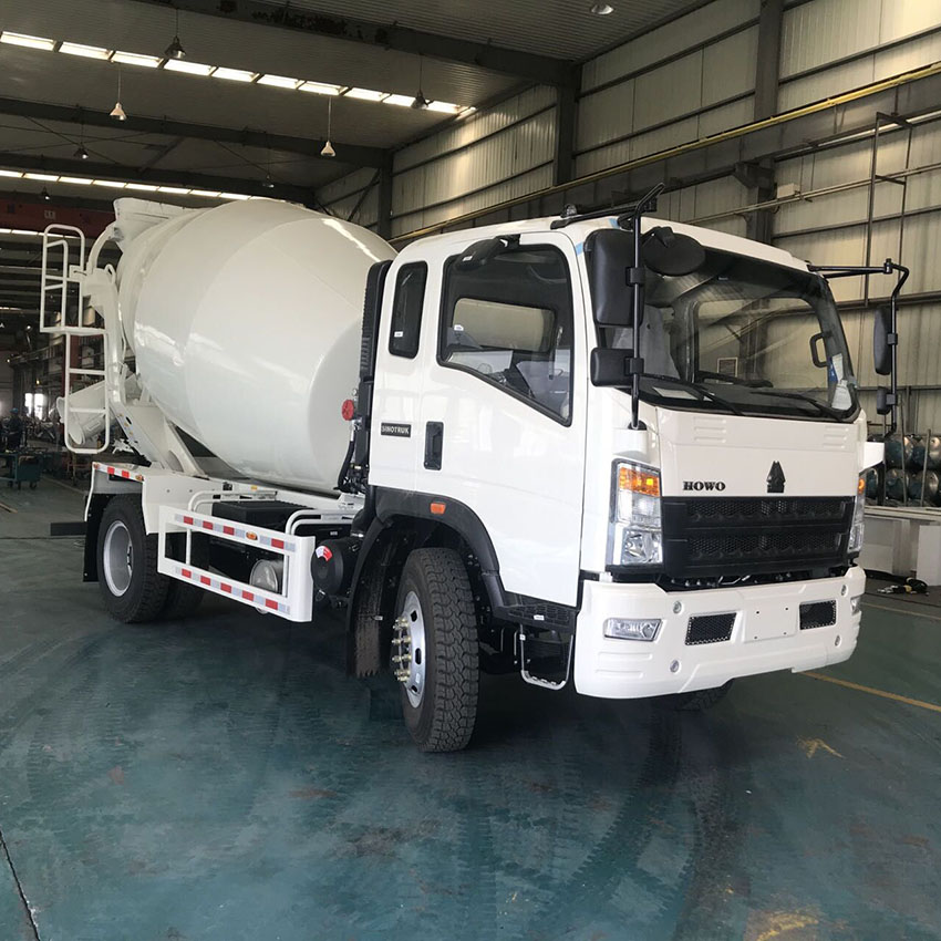 SINOTRUK HOWO 4X2 5CBM Concrete Mixer Truck