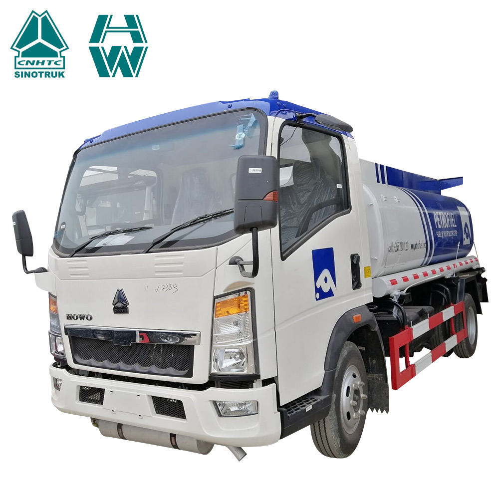 SINOTRUK HOWO 4X2 5000 Liters Water Tank Truck