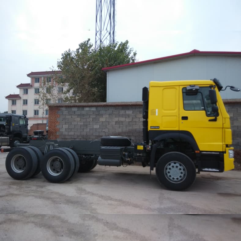 Heavy Duty HOWO 6X4 Horse Tractor Truck in stock 2