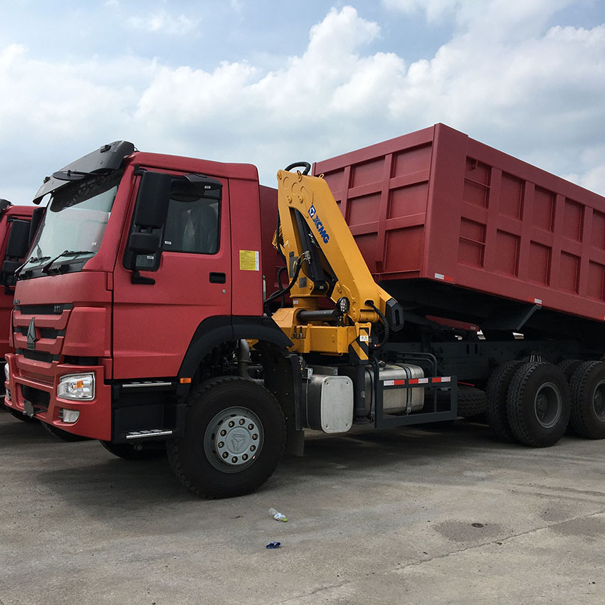 SINOTRUK HOWO 6X4 Dump Truck with Crane 3