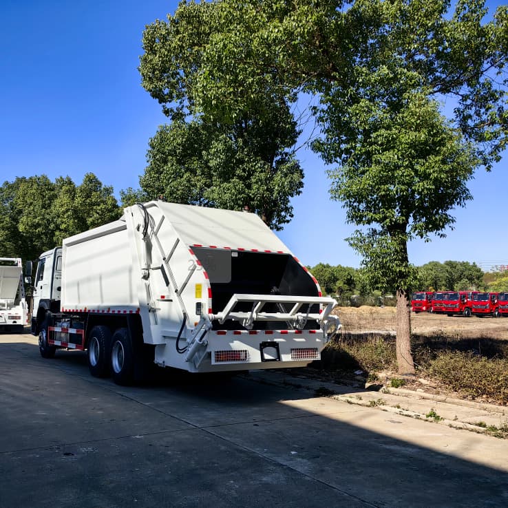 SINOTRUK HOWO 6X4 20CBM Compactor Garbage Truck for Africa