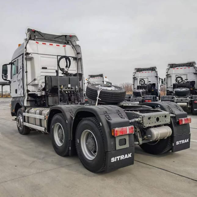 SITRAK Heavy Duty Euro III Man Engine 6X4 Algeria Tractor Truck 3