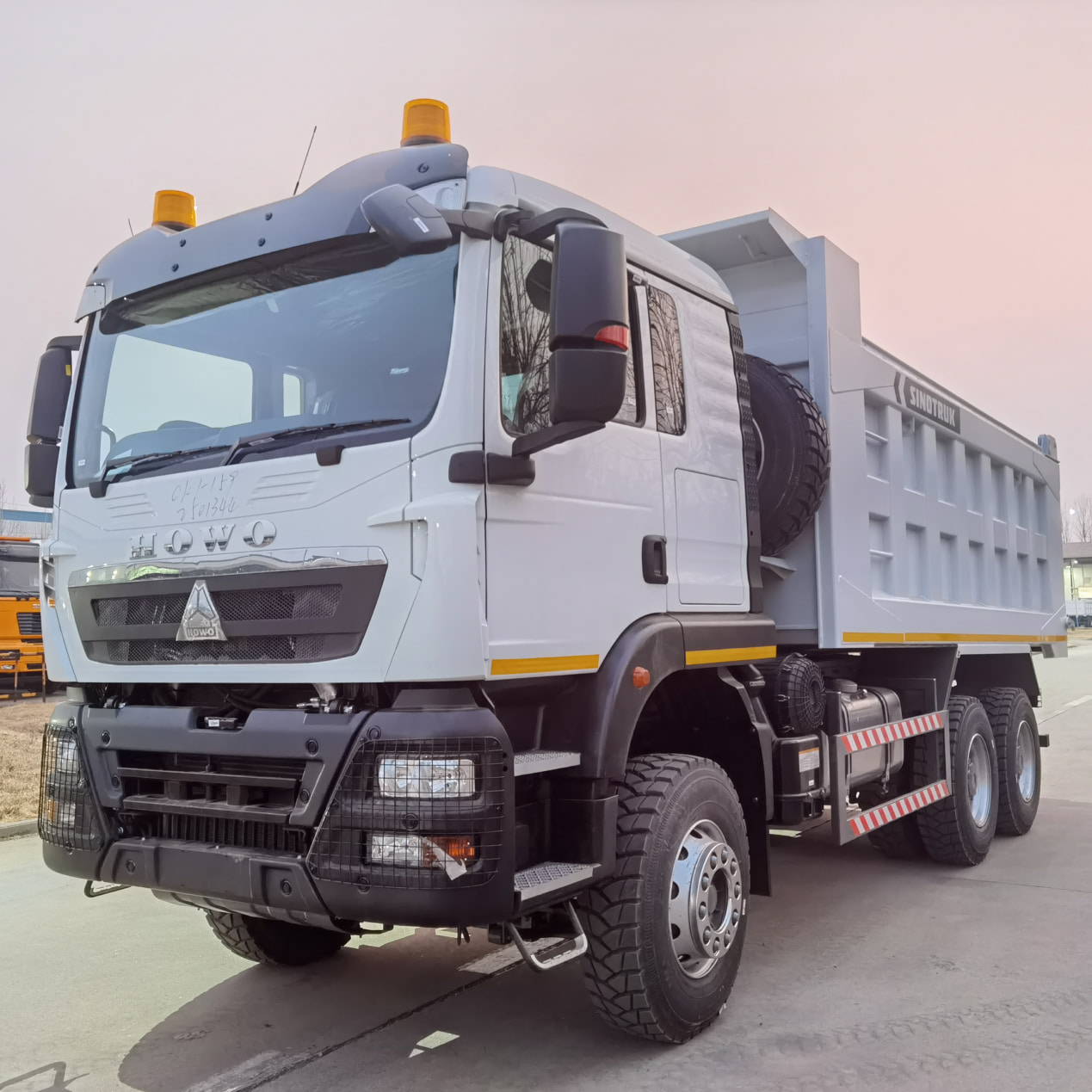 HOWO TX 6X4 20CBM Heavy Duty Dump Truck In Stock For Zambabwe Mozambique Mining Truck